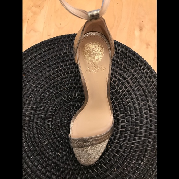 NEW VINCE CAMUTO Sz 8.5M HEELS - Picture 8 of 8